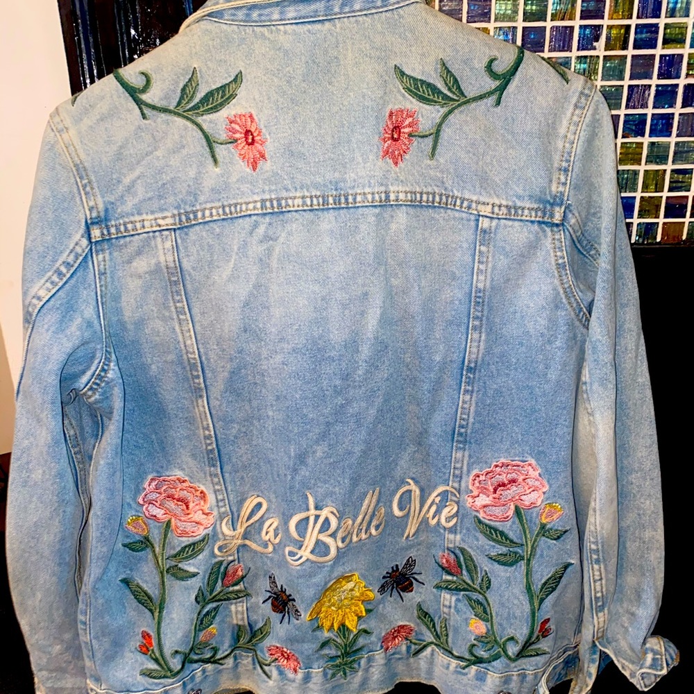 This is a size 10 (HM) which is like a large.